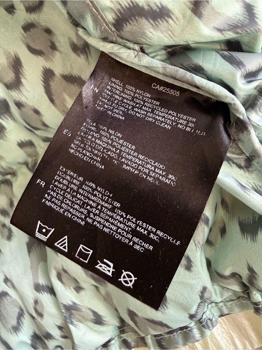 NOIZE Iridescent Metallic Puffer Bomber Jacket - Size M - Picture 8 of 8